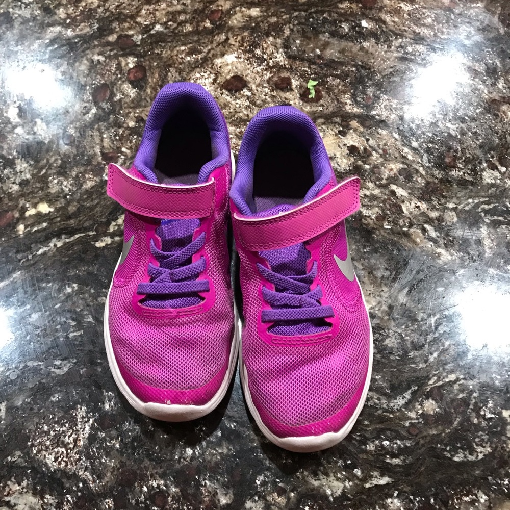 Kids Nike’s size 12c